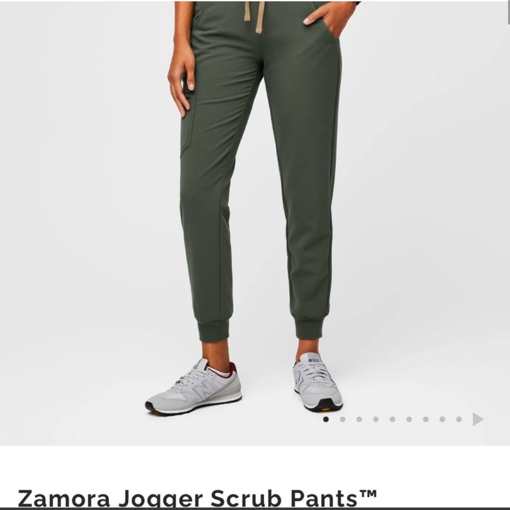 Zamora Jogger Scrub Pants in Green